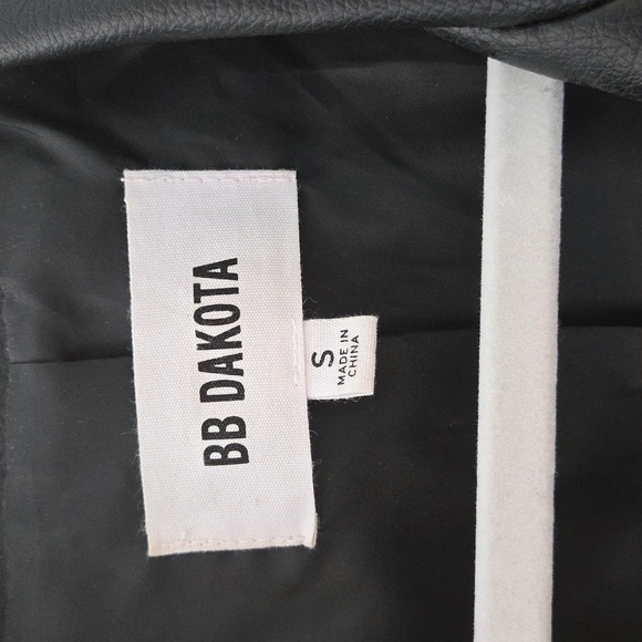 BB Dakota Women's Black Faux Leather Moto Jacket Size Small - Picture 2 of 3